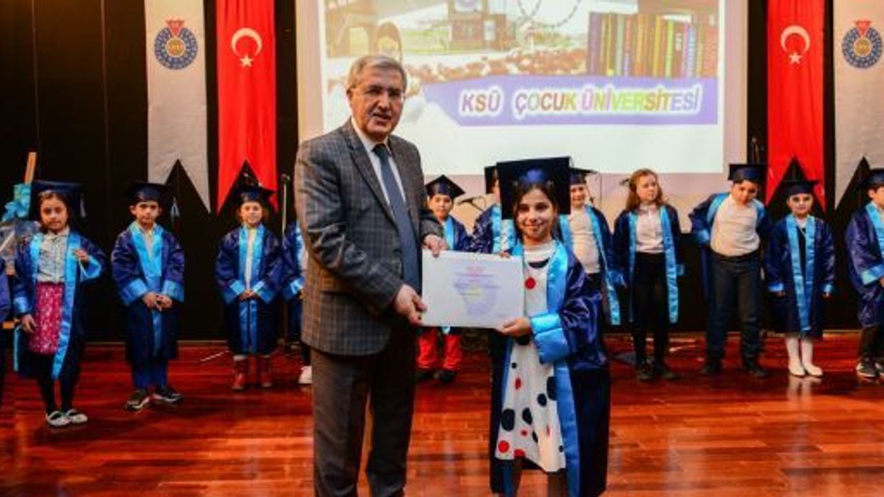 KSÜ ÇOCUK ÜNİVERSİTESİ 2. DÖNEM MEZUNLARI DİPLOMALARINI TÖRENLE ALDI