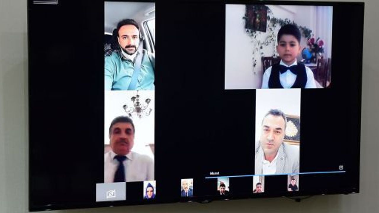 BAŞKAN OKAY KOLTUĞU 3. SINIF ÖĞRENCİSİ İBRAHİM’E BIRAKTI