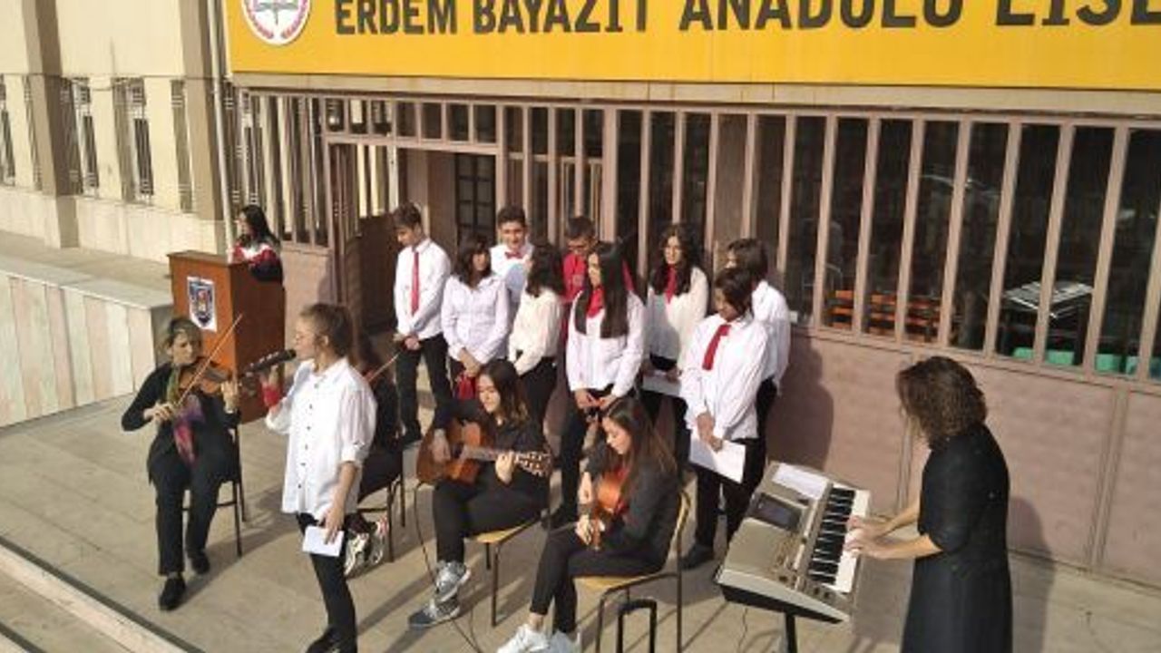 ERDEM BAYAZIT A.L ÖĞRENCİLERİNDEN ÇİFTE BAŞARI