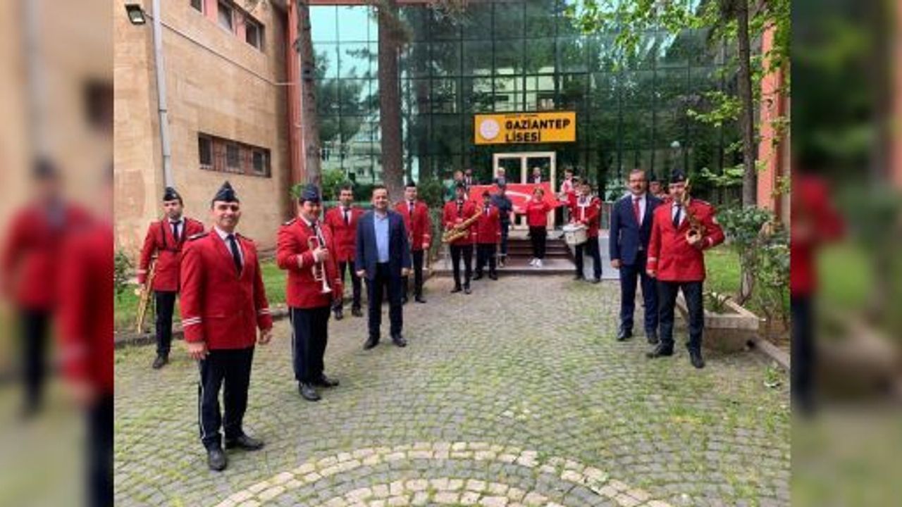 GAZİANTEP LİSESİ MEZUNLARI ÇOCUKLAR İÇİN BİR ARAYA GELDİ