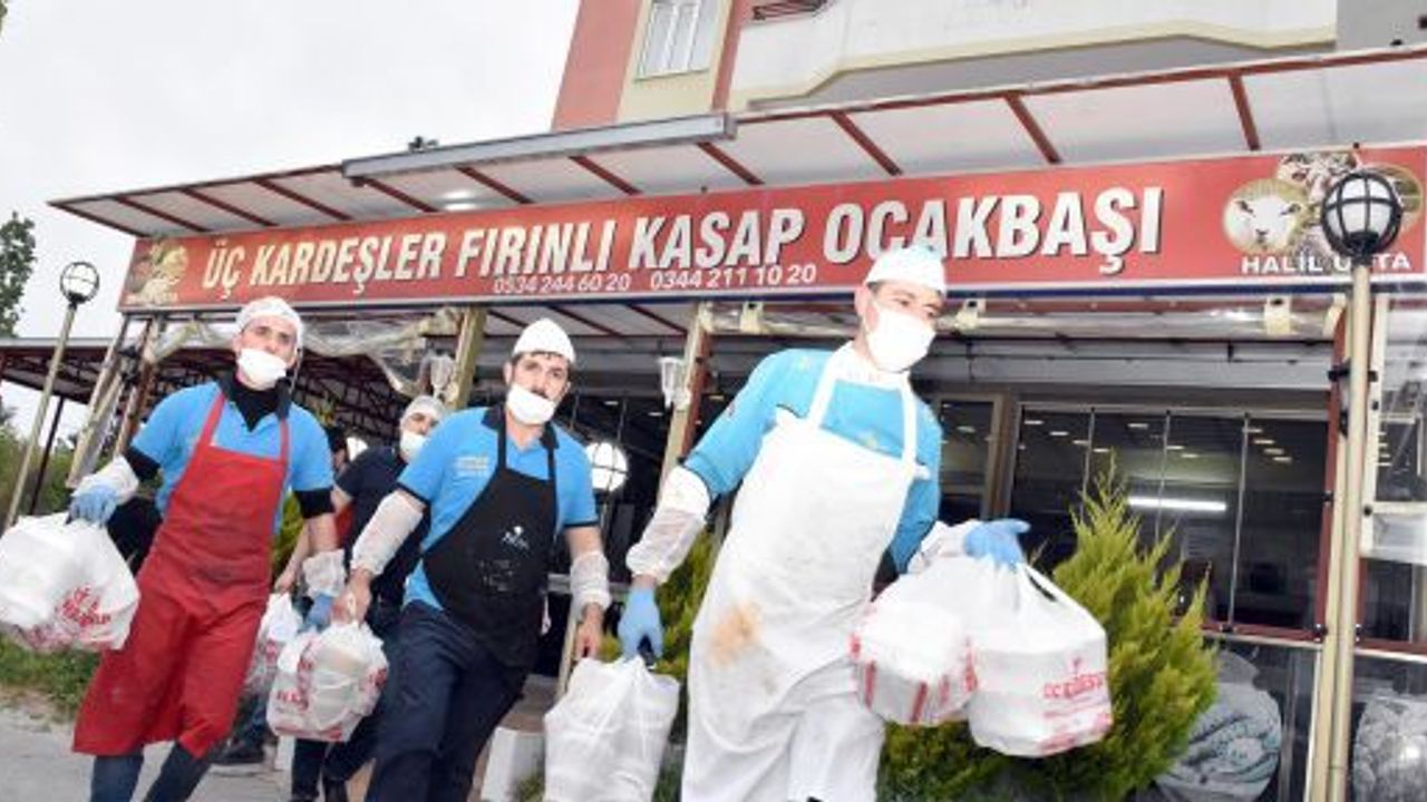 ÜÇ KARDEŞLER’DEN İHTİYAÇ SAHİPLERİNE PAKET SERVİS İFTAR!