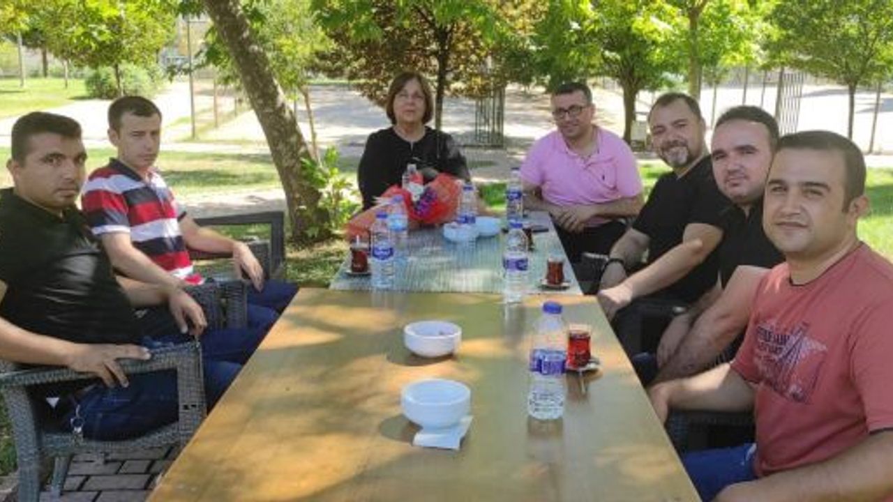 KANSERLİ ÖĞRETMENLERİNE ÖĞRENCİLERİNDEN MORAL ZİYARETİ