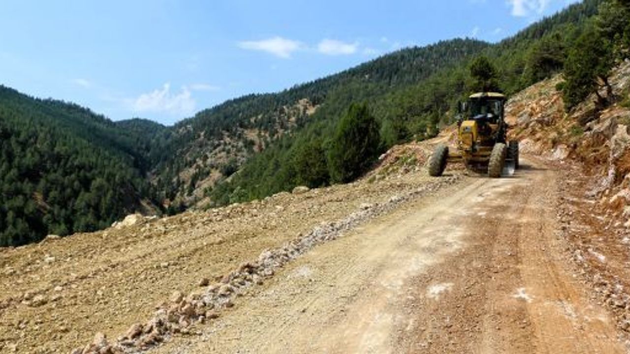 GÖKSUN’DA İKİ MAHALLENİN DAHA ULAŞIM SORUNU ÇÖZÜLÜYOR