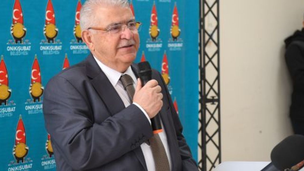 BAŞKAN MAHÇİÇEK; GÖNÜLLERİ GİYDİRİYOR, ÇOCUKLARIMIZI SEVİNDİRİYORUZ