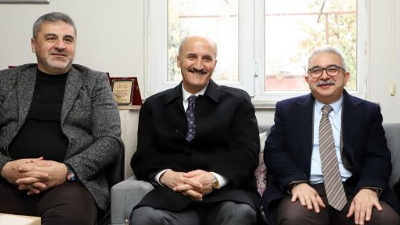 BAŞKAN OKAY DOĞUKENT APARTMAN GÖREVLİLERİ İLE