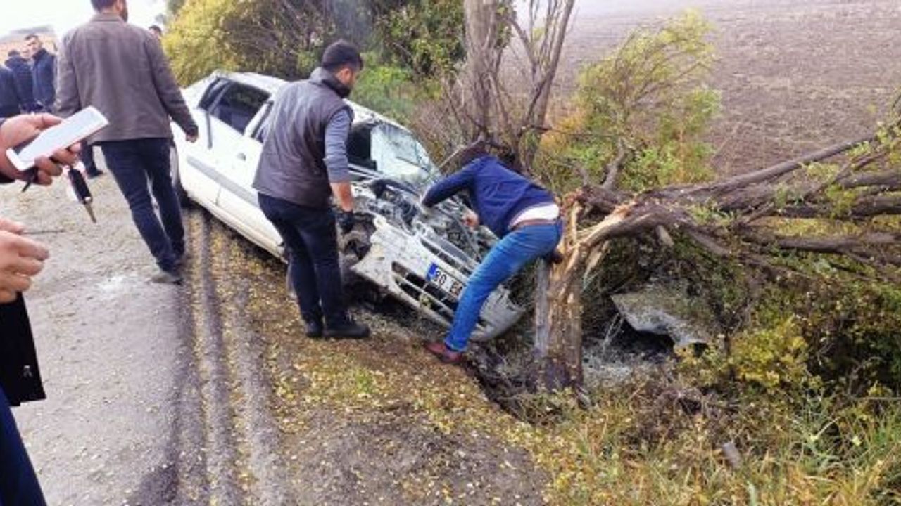 YOĞUN SİS KAZALARA NEDEN OLDU: 8 YARALI
