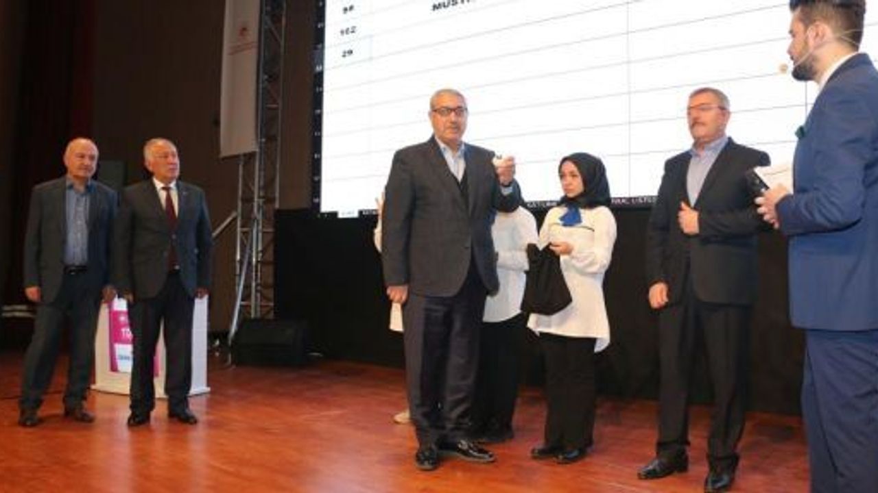 PAZARCIK’TA EV ÇIKAN HEMŞERİLERİ KADAR SEVİNDİ