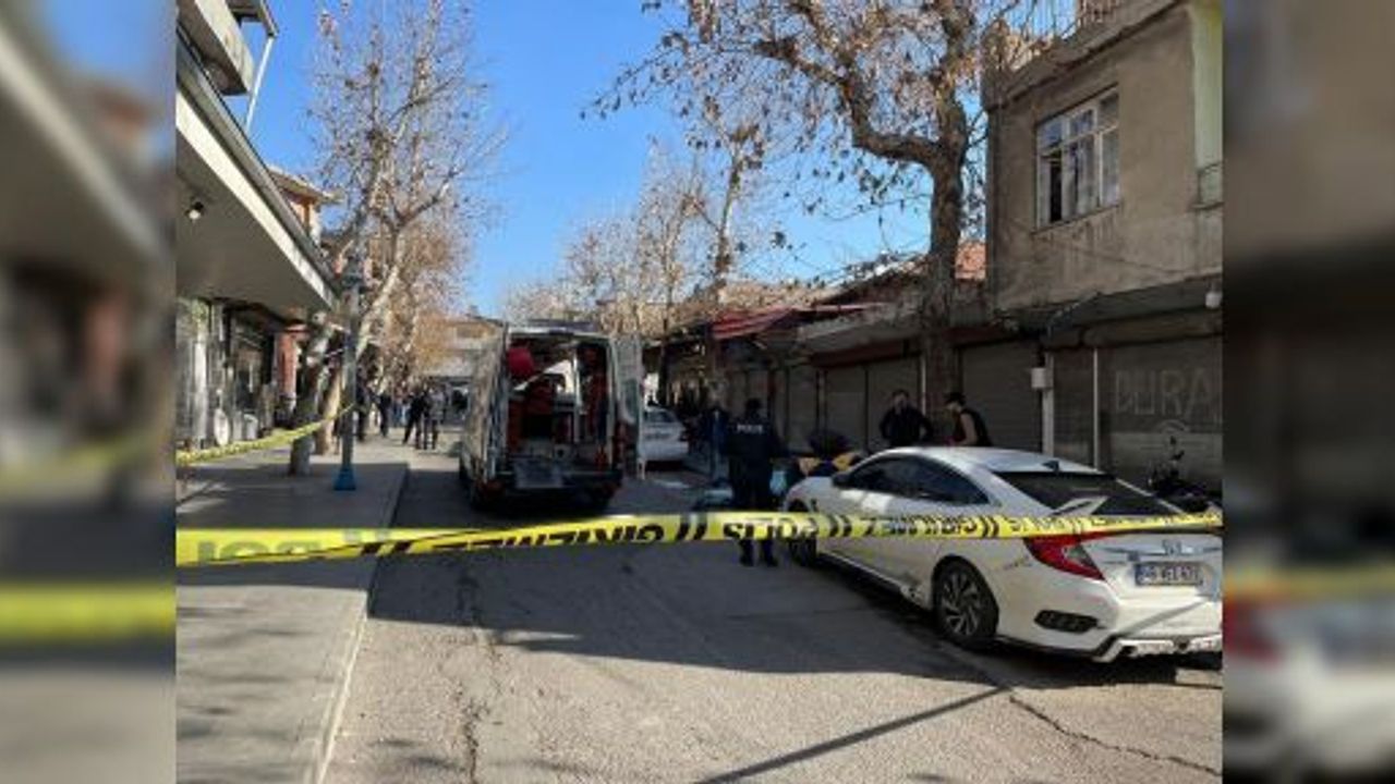 SİLAHLI KAVGA: 2 ÖLÜ 3 YARALI