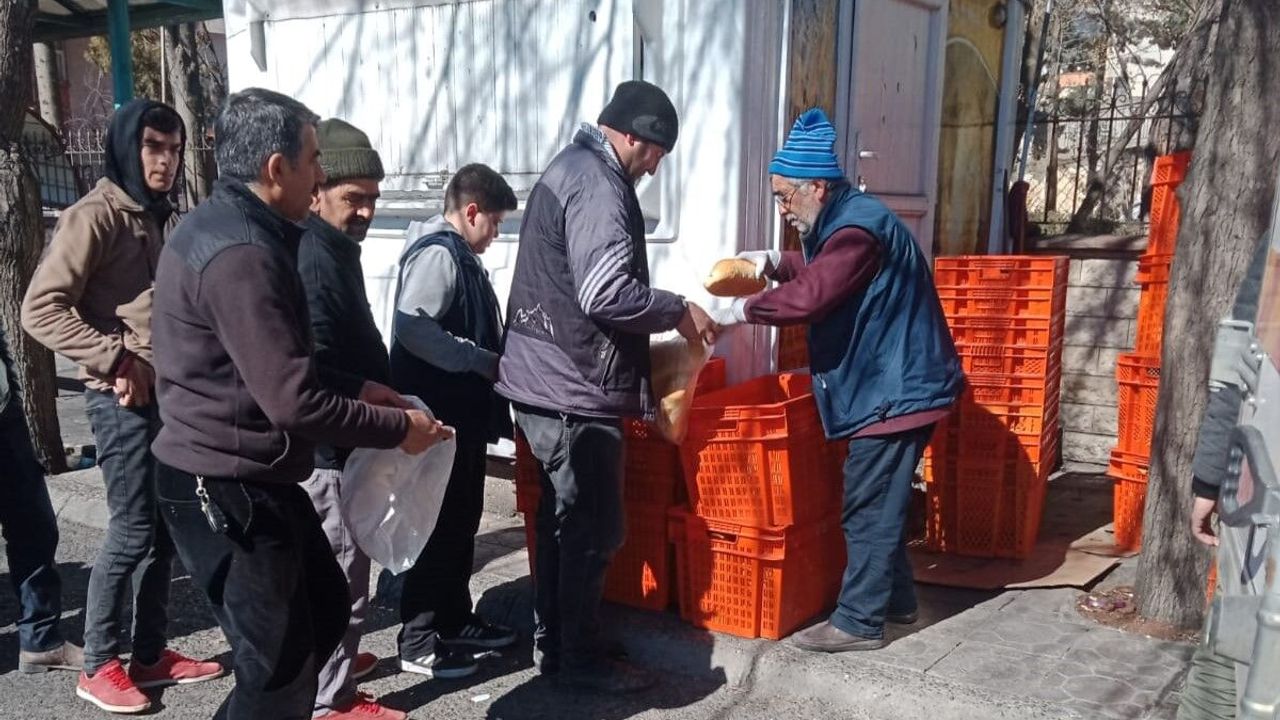 GÜNLÜK 225 BİN EKMEK… FIRINLARA 140 TON UN