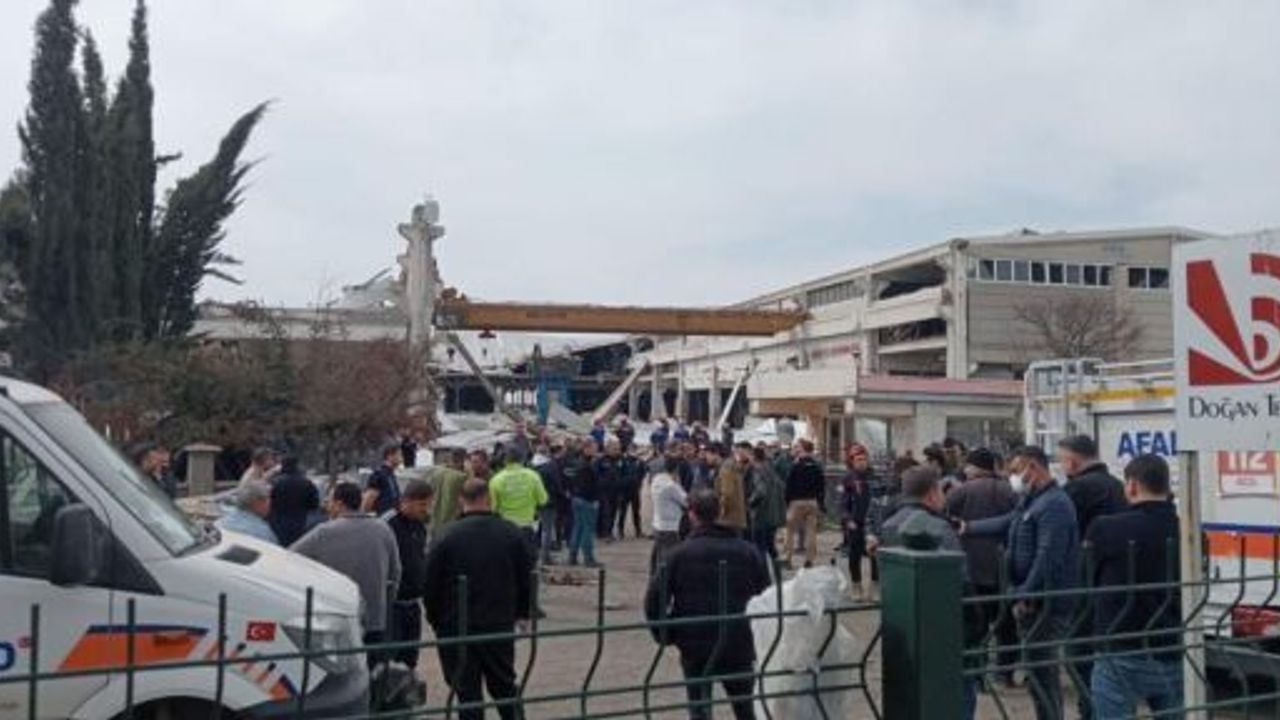 METAL FABRİKASI ÇÖKTÜ: 1 ÖLÜ 7 YARALI