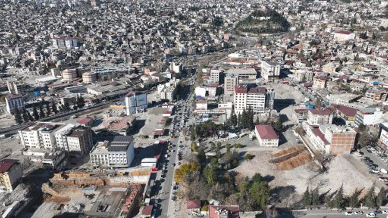 ŞEHRE DEĞER KATACAK KALICI KONUT VE İŞ YERLERİ YÜKSELİYOR”