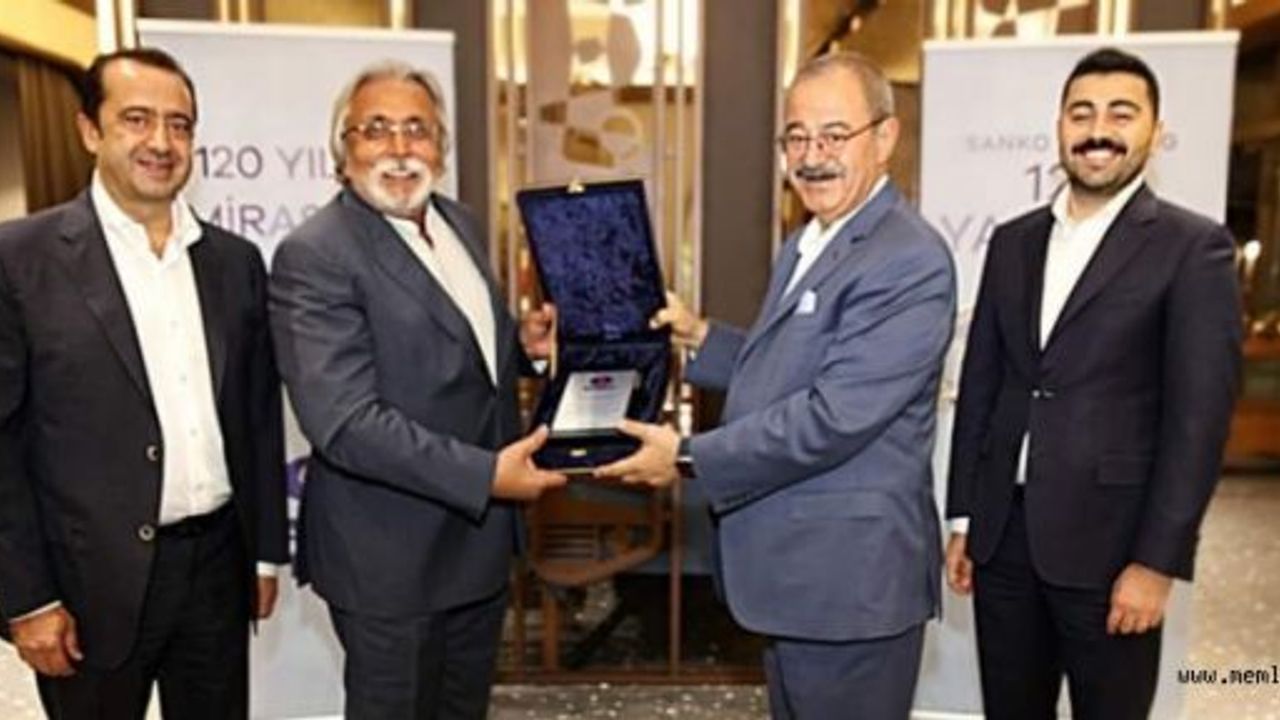 TEŞEKKÜR PLAKETİ CENGİZ HALİL ÇİÇEK'E