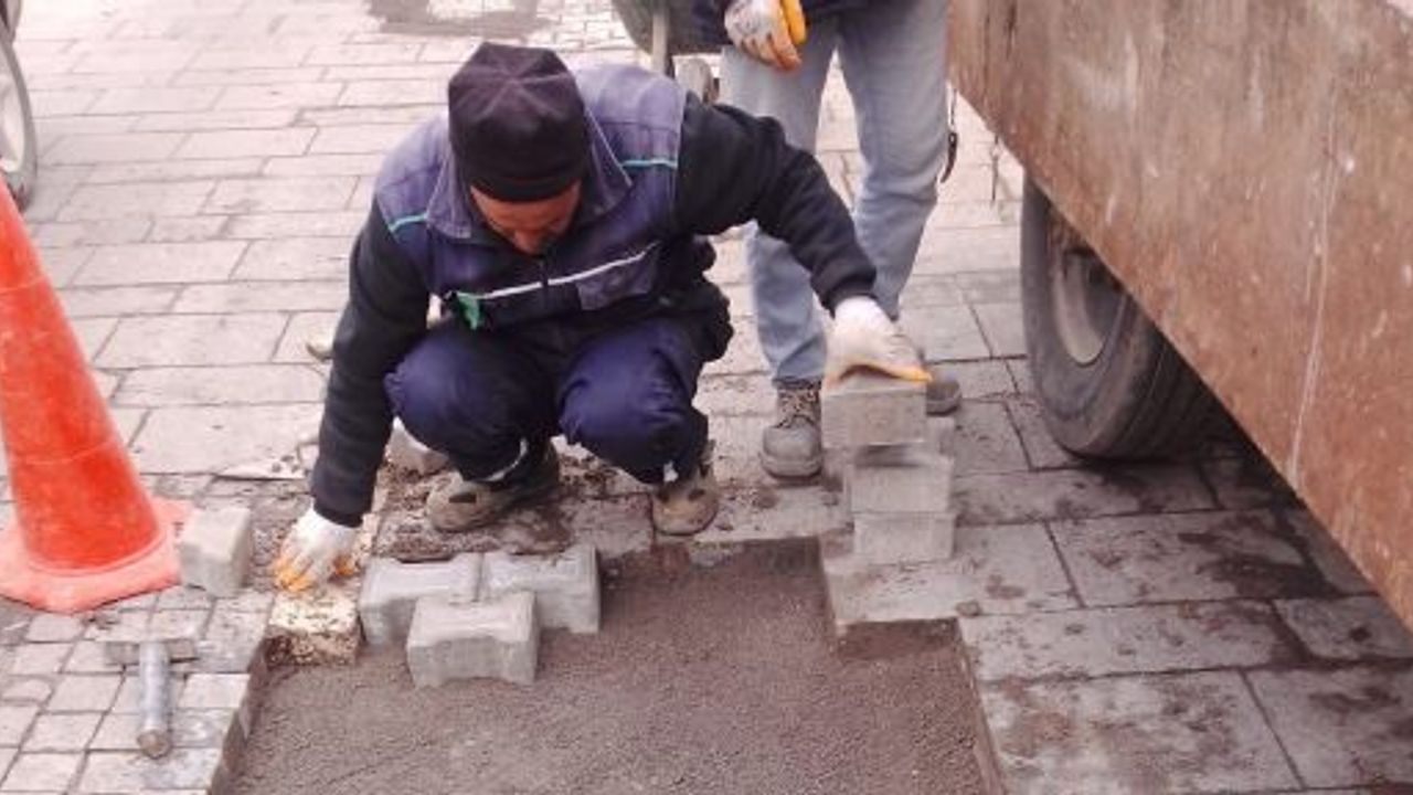 BÜYÜKŞEHİR’DEN YÜRÜYÜŞ YOLLARINDA KONFOR VE GÜVENLİK