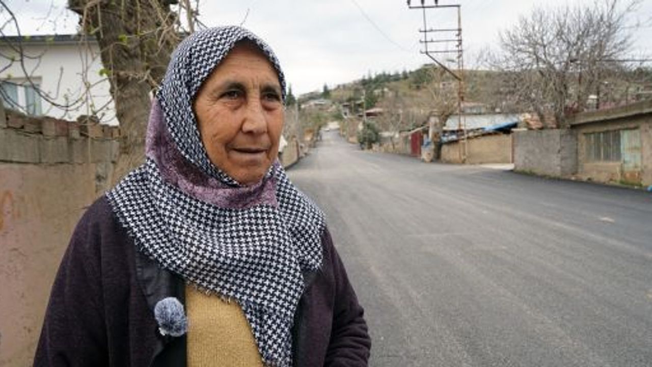 BAŞKAN GÖRGEL’E MUHTARLARDAN ASFALT TEŞEKKÜRÜ