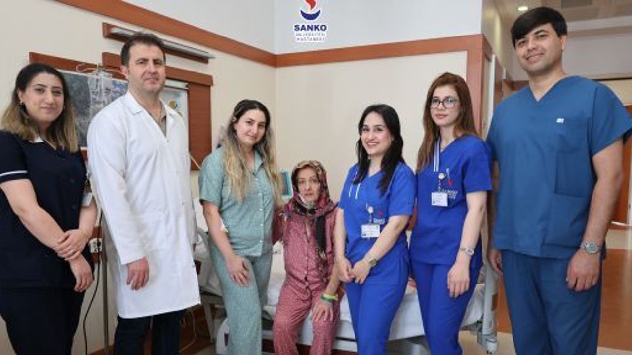 KIZININ BAĞIŞLADIĞI BÖBREKLE ANNE SAĞLIĞINA KAVUŞTU