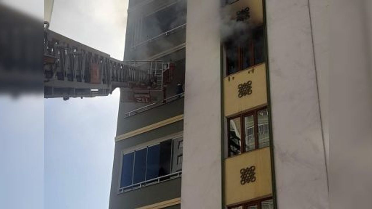 13 KATLI BİNADA KORKUTAN YANGIN