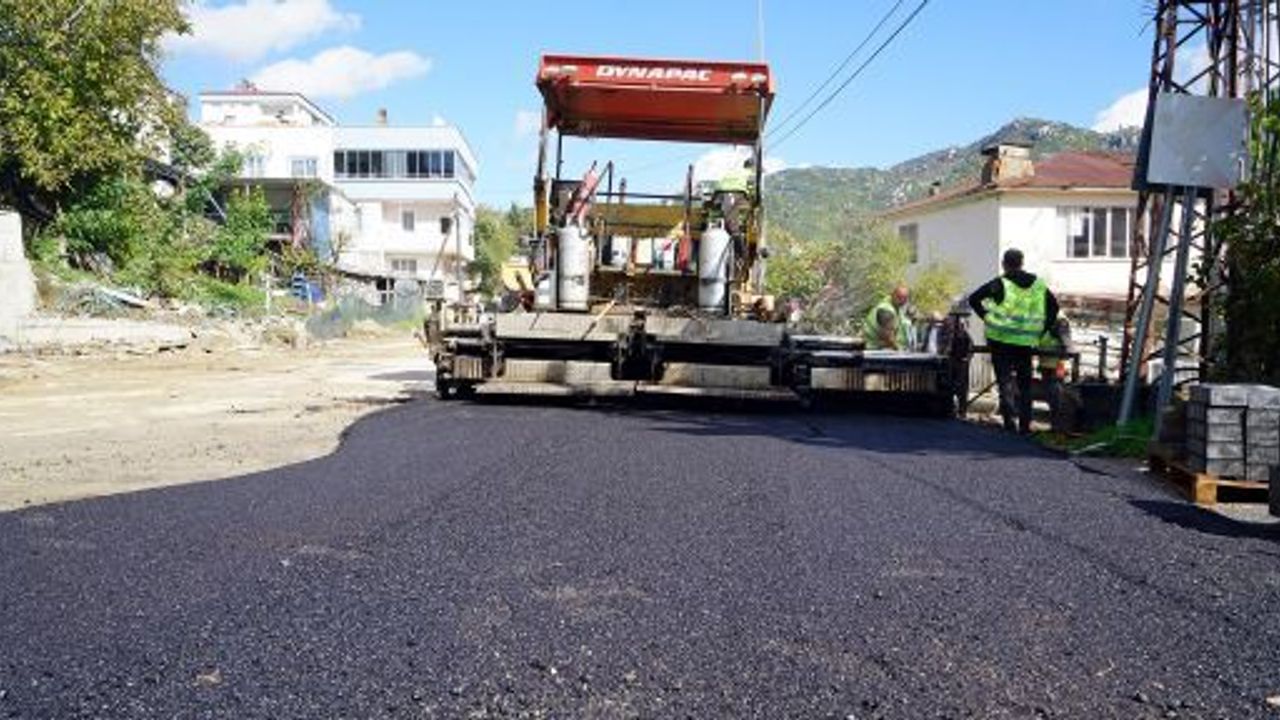 ANDIRIN’DA 2 KM. ARTERE SICAK ASFALT