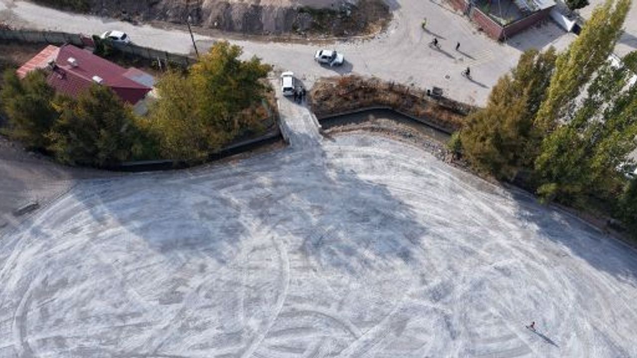 GEÇİT MAHALLESİ’NDE SOSYAL ALANIN STANDARDI İYİLEŞTİ