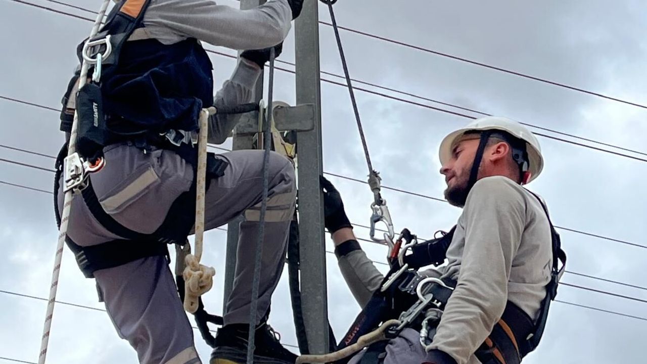 AKEDAŞ’TAN SAHA ÇALIŞANLARINA YÜKSEKTE GÜVENDE ÇALIŞMA EĞİTİMİ