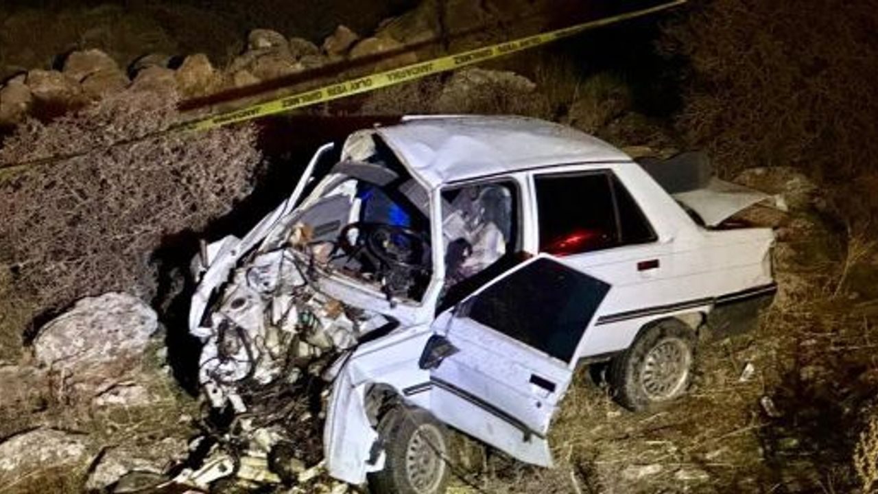 NURHAK YOLUNDA KAZA: KARI-KOCA ÖLDÜLER