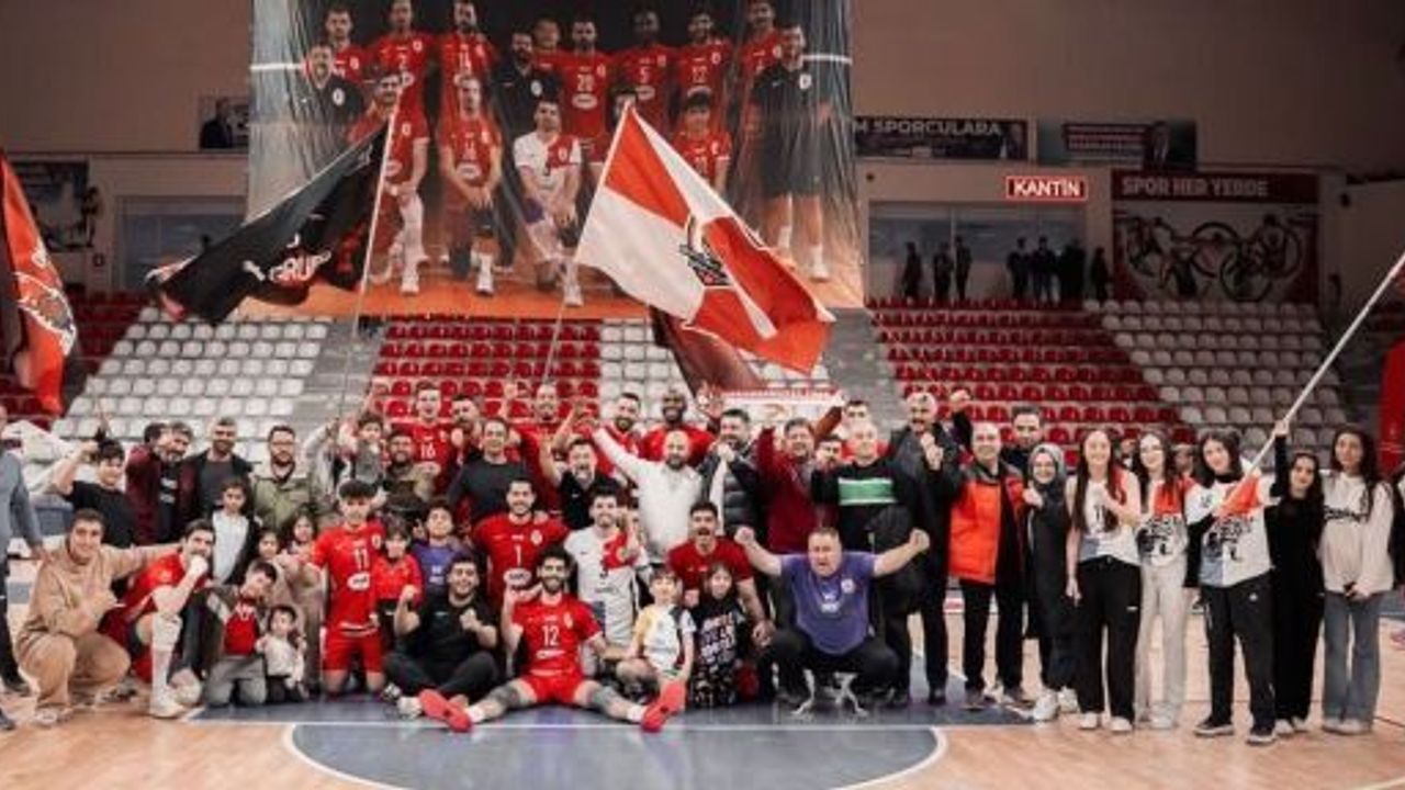 ONİKİŞUBAT BELEDİYESPOR YENİLMEZLİĞİNİ SÜRDÜRÜYOR