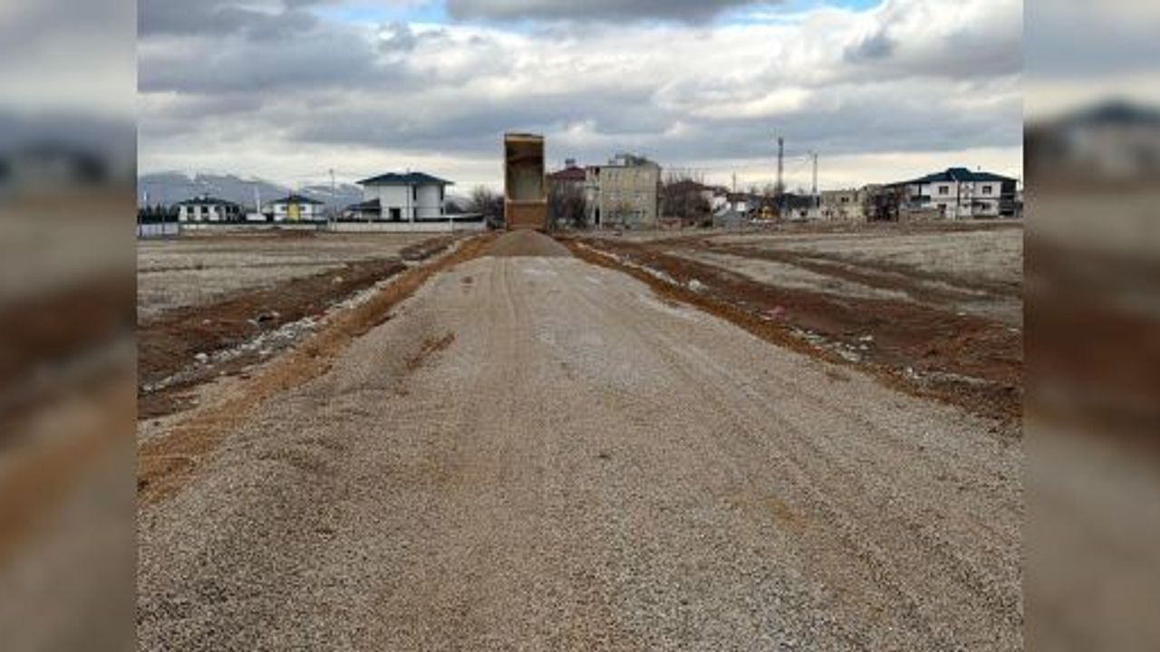 ELBİSTAN’DA CUMHURİYET MAH. YOL ÇİLESİ BİTTİ