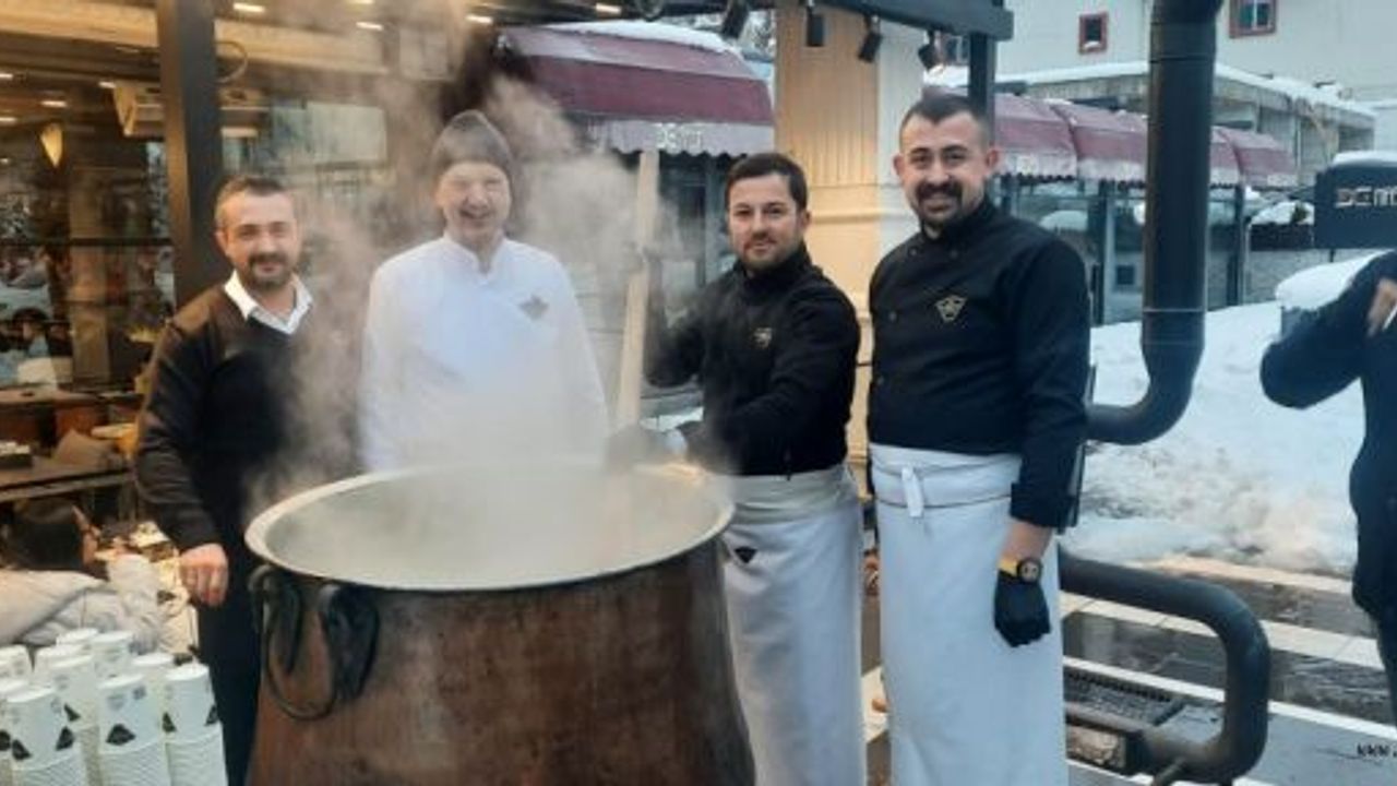 KERVAN PAST. SAHLEP İKRAMI VATANDAŞLARI ISITTI