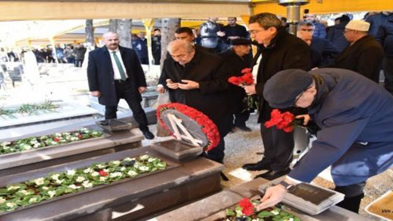 SANKO’NUN KURUCUSU SANİ KONUKOĞLU, MEZARI BAŞINDA ANILDI