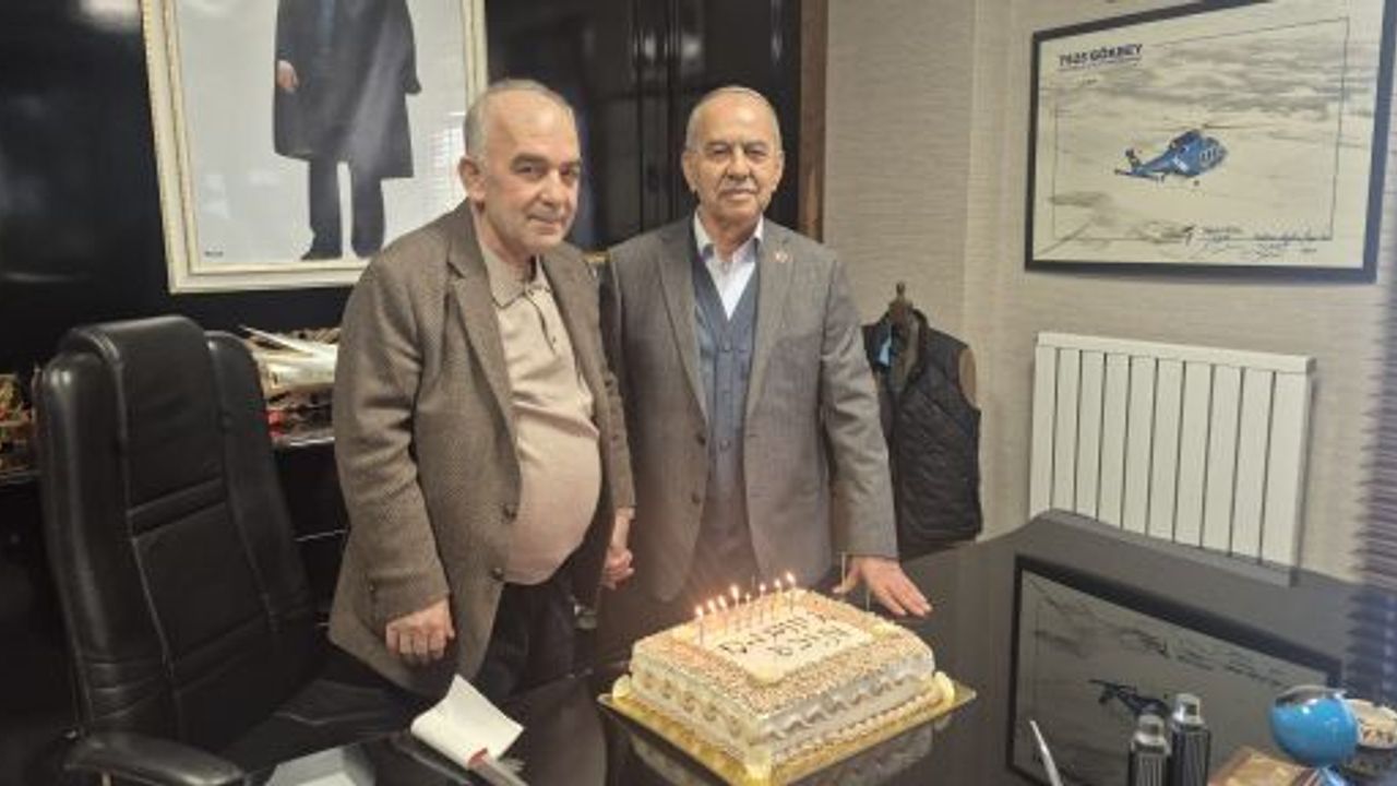 HİSARCIKLIOĞLU’NDAN BAŞKAN NARLI’YA DOĞUM GÜNÜ SÜRPRİZİ