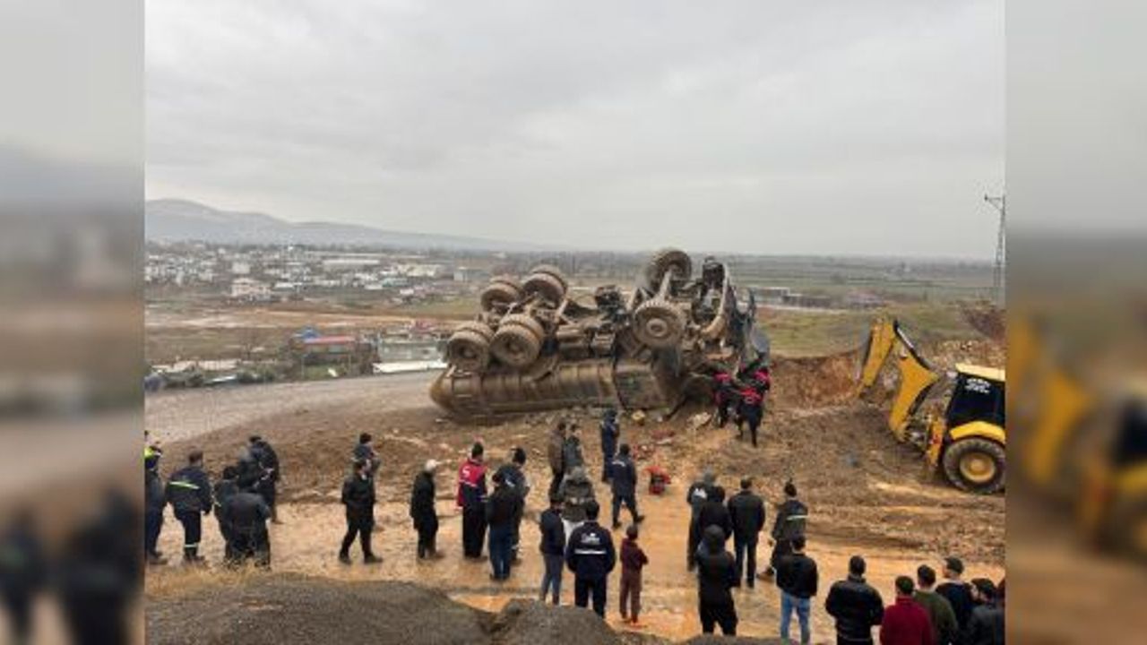 TAŞ OCAĞINDA KAMYON DEVRİLDİ, 1 ÖLÜ