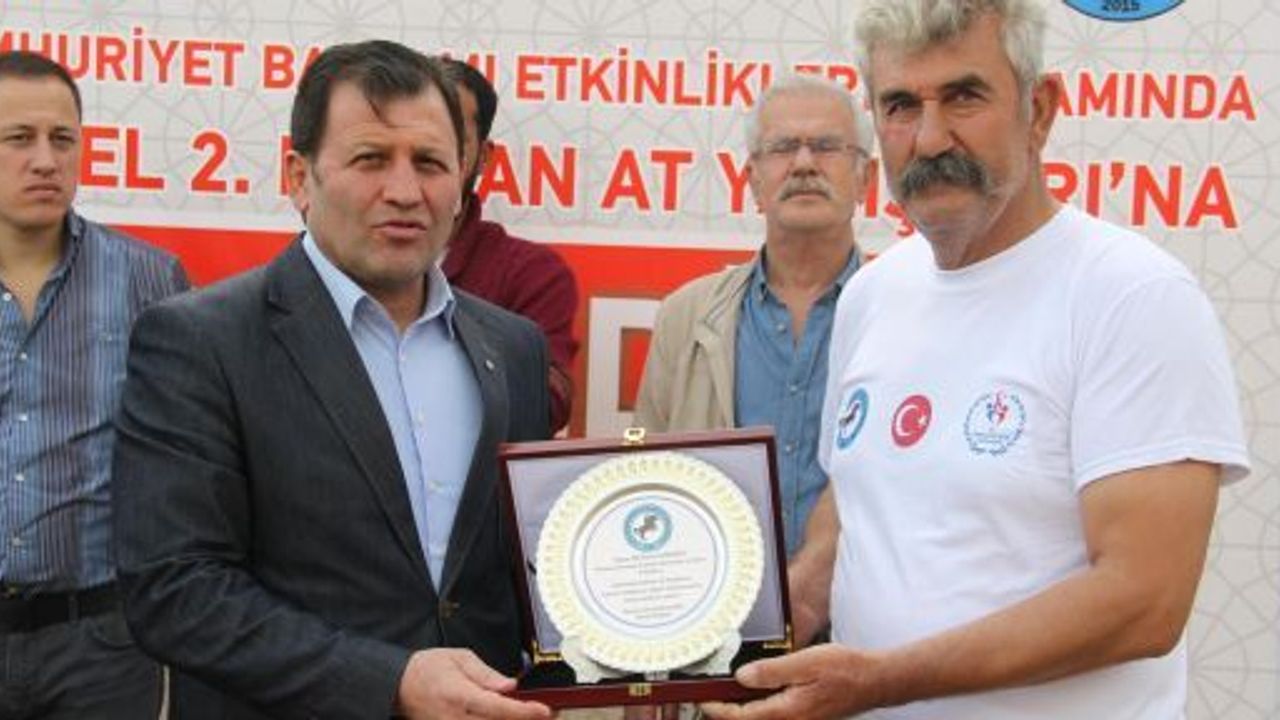 29 EKİM CUMHURİYET BAYRAMI ''2. RAHVAN AT YARIŞLARI'' YAPILDI