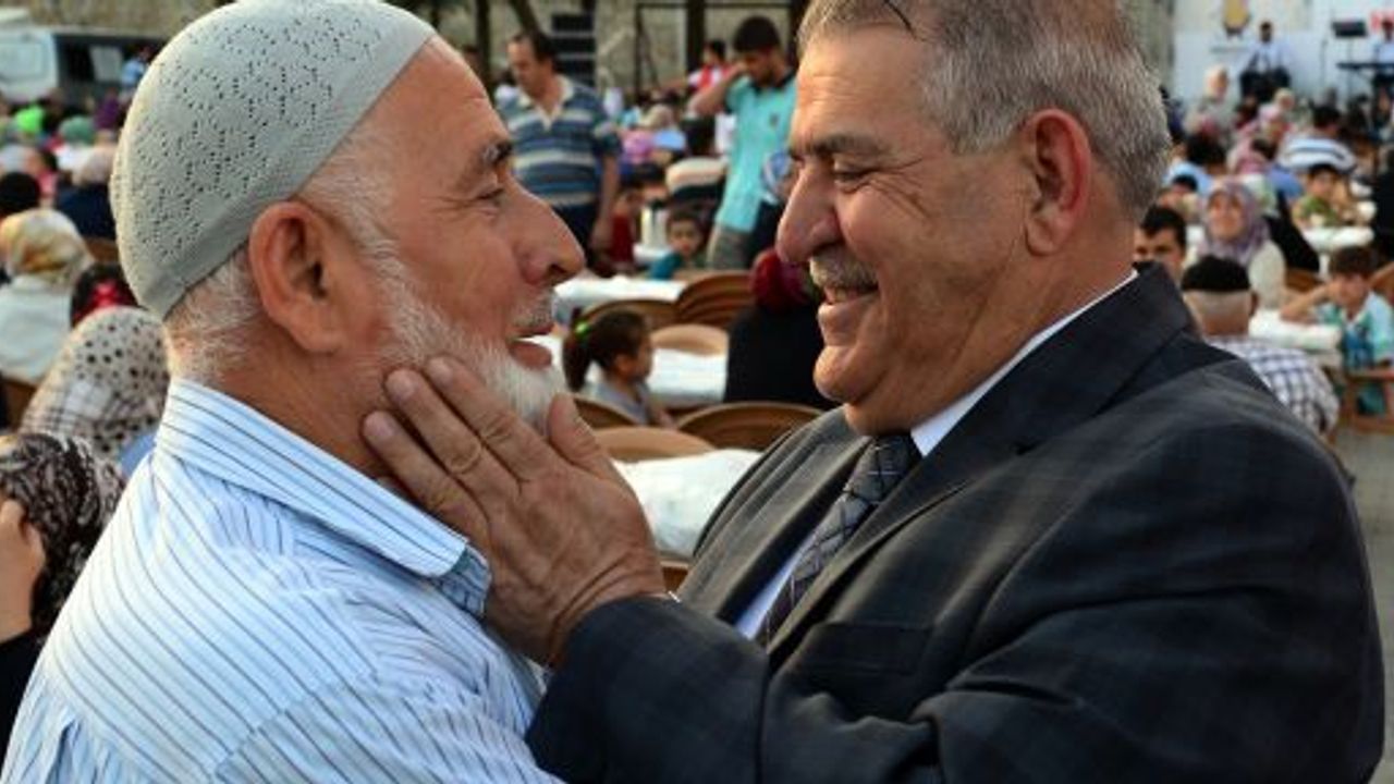 BAŞKAN MAHÇİÇEK: “REGAİB KANDİLİNDE, DÜNYEVİ VE UHREVİ HAYATLARIMIZIN KURTULUŞUNU, İSLAM BELDELERİNİN BARIŞ, MUTLULUK VE HUZUR KAVUŞMASINI YÜCE ALLAH’TAN NİYAZ EDELİM”