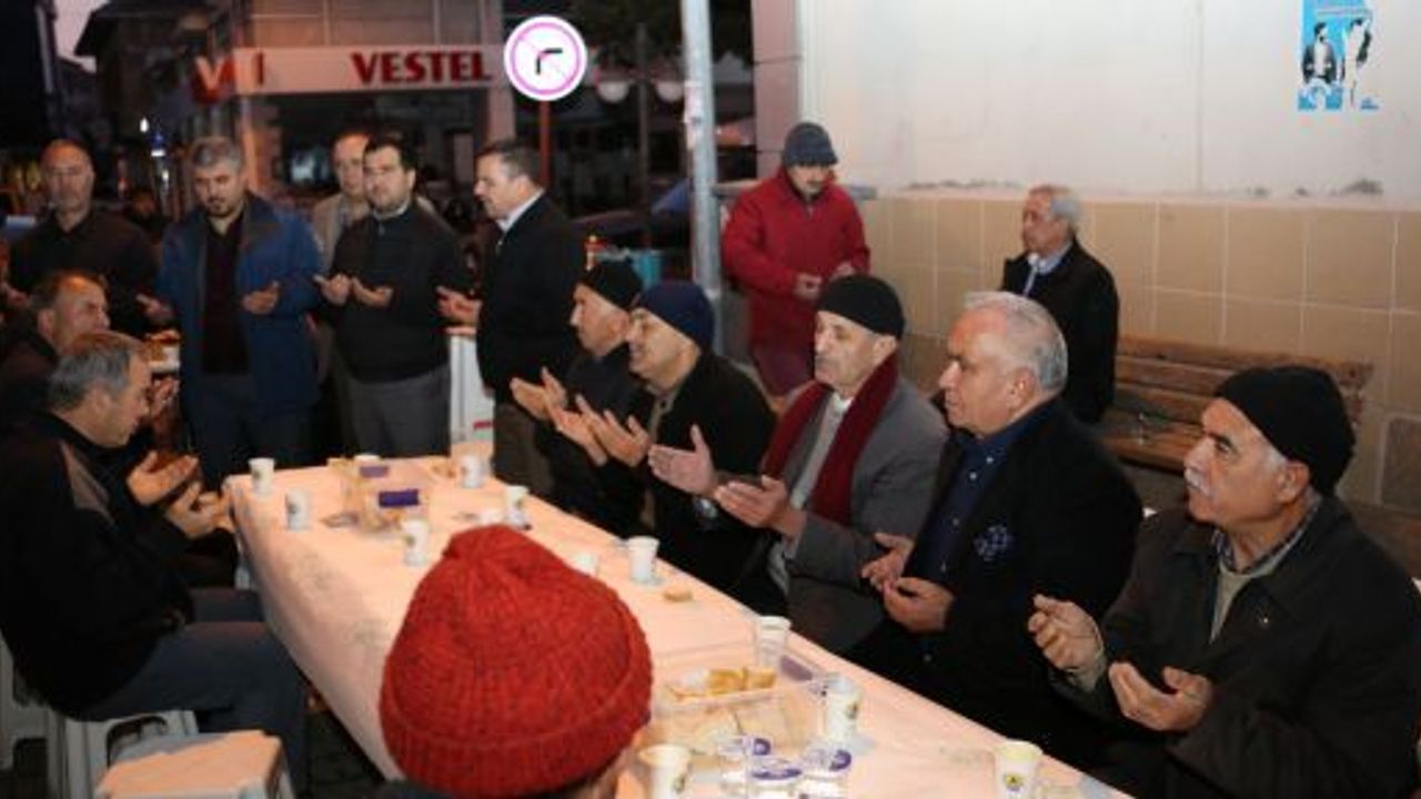 ERDEMLİ BELEDİYESİNDEN MERKEZ CAMİİ CEMAATİNE ÇORBA 