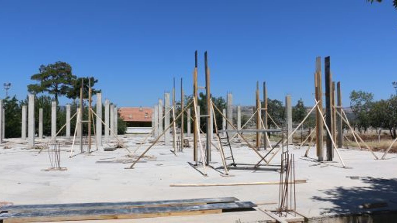 KAPALI PAZAR YERİNDE ÇALIŞMALAR TÜM HIZIYLA DEVAM EDİYOR