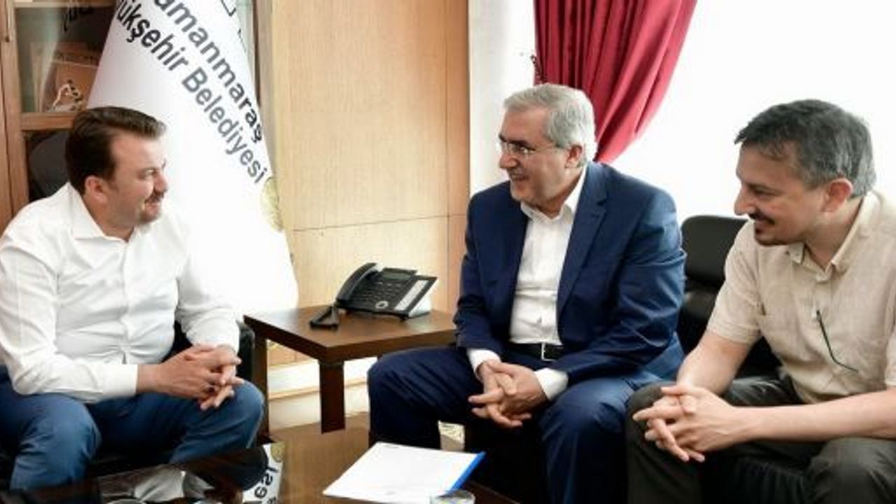 ÜNİVERSİTEMİZ REKTÖRÜ CAN, BÜYÜKŞEHİR BELEDİYE BAŞKANI ERKOÇ’U ZİYARET ETTİ