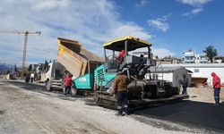 ALİ SEZAL BULVARI’NA ASFALT