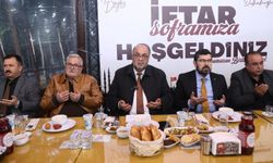 BAŞKAN AKPINAR, 105 MAHALLE MUHTARIYLA İFTARDA