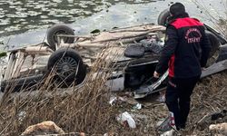 SUYA DÜŞEN OTOMOBİLDE: SÜRÜCÜ (78) ÖLDÜ