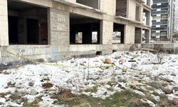 18 YAŞINDAKİ GENÇ KIZ İNŞAATTAN ATLADI, ÖLDÜ