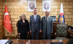 GAZETECİLER VE REKTÖR TANER OKUMUŞ