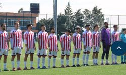 KIRMIZI BEYAZLILAR ZORDA