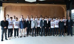 BAŞKAN TOPTAŞ, EFELER LİGİ’NE YÜKSELEN SPORCULARLA