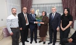 VALİ VE BAŞKANLARIN AKPINAR AİLESİNE ZİYARETİ