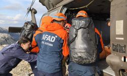DAĞ YOLUNDA KALP KRİZİ GEÇİRDİ, HELİKOPTERLE TAHLİYE EDİLDİ
