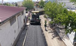 DULKADİROĞLU’NDA ASFALT SEFERBERLİĞİ