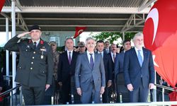 REKTÖR OKUMUŞ, TEMSİLİ ASKERLİK TÖRENİNE KATILDI