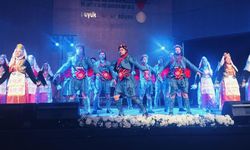 ÖĞRETMENLERİN ZEYBEK GÖSTERİSİ NEFES KESTİ