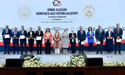 KAHRAMANMARAŞ’IN KORUYUCU AİLE BAŞARISI ÖDÜLLE TAÇLANDI