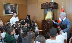 BAŞKAN GÖRGEL, MİNİK ÖĞRENCİLERİ AĞIRLADI