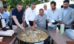 BAŞKAN TOPTAŞ, DÖNÜKLÜ MAH. SAKİNLERİYLE AŞURE SOFRASINDA